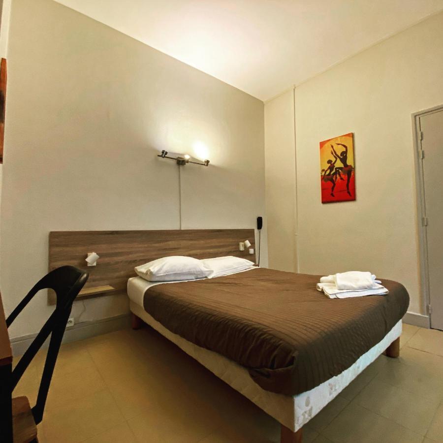 Hotel Le Midi Clermont-Cournon Buitenkant foto